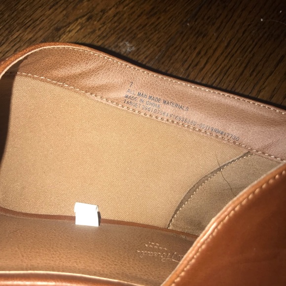 Universal thread brown flats size 7 - Picture 5 of 7